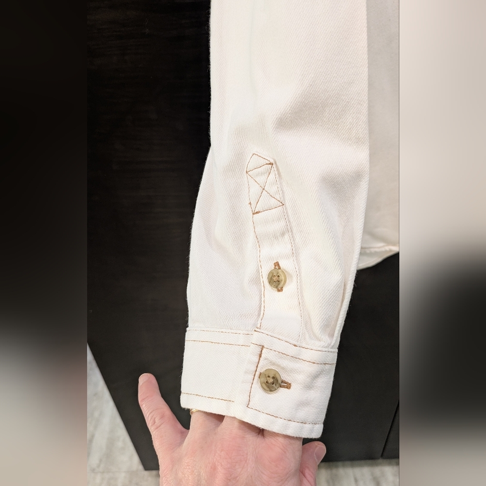 American Eagle Outfitters Cream Denim Button-Down Shirt with Chest Pockets - Picture 6 of 7